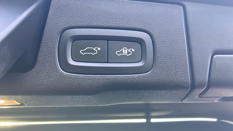 Volvo XC60 2.0 T6 [350] RC PHEV Plus Dark 5dr AWD Geartronic Estate